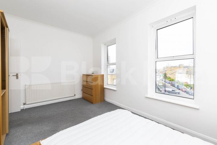  2 bedroom property close to amenities and dalston overground Dalston Lane, Dalston